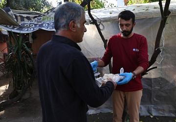 Alanya Aşevi'nden ihtiyaç sahiplerine günde 2 öğün sıcak yemek