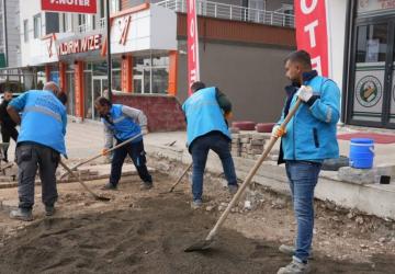 Yavuz Selim ve Karapınar mahallelerinde kaldırım yenileme çalışmaları sürüyor - Videolu Haber