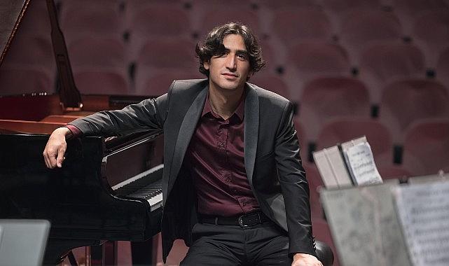 Şef Giuseppe Mengoli ve piyanist Cem Babacan İstanbul Devlet Senfoni Orkestrası sahnesinde buluşuyor