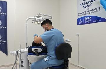 Aydın Ağız Ve Diş Sağlığı Polikliniği'nin İlk Gününde Vatandaşlardan Yoğun İlgi
