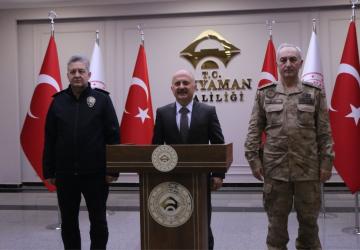 Vali Varol, Adıyaman’da son bir aylık güvenlik verilerini açıkladı: 562 aranan şahıs yakalandı - Videolu Haber