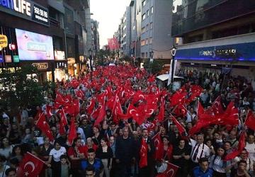 Karşıyaka'da omuz omuza 19 Mayıs yürüyüşü!