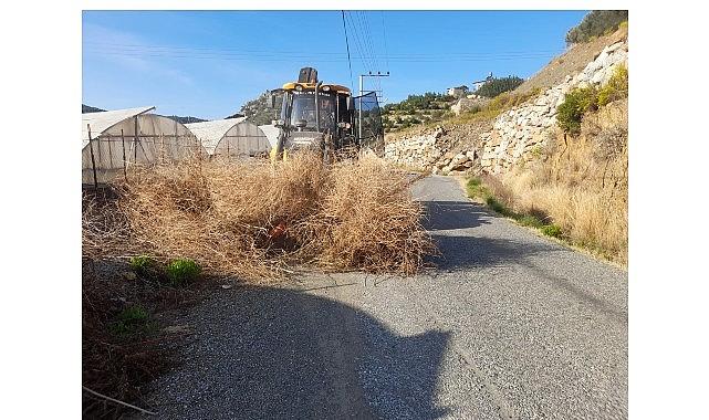 Alanya'da yol bakım mesaisi devam ediyor
