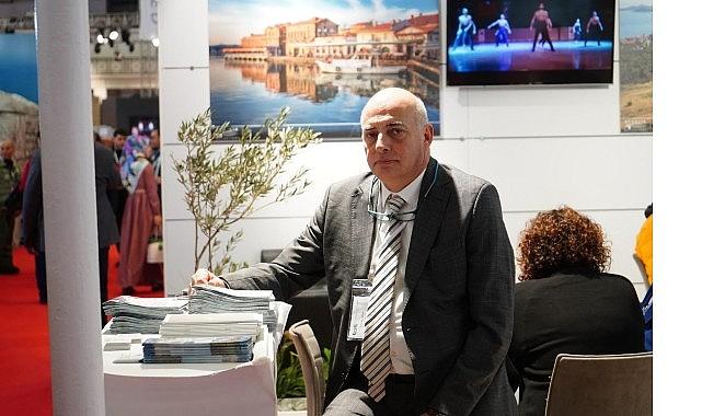 Özgültekin; Ayvalık, “Gel" Diye Çağırmıyor; “Hazırsan Buradayım" Diyor...