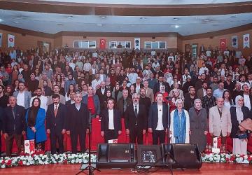 “Ahmet Özhan Konseri ve Söyleşi Programı" Yoğun Katılımla Gerçekleşti