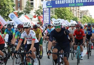 Bursa'da pedallar 'Daha Fazla Kadın Yarışmacı' için döndü