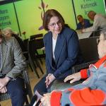 Başkan Köymen'den duayen sanatçıya ziyaret