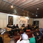 İnegöl Belediyesi'nin Gitar Kursu Kursiyerleri Sertifikalarını Aldı