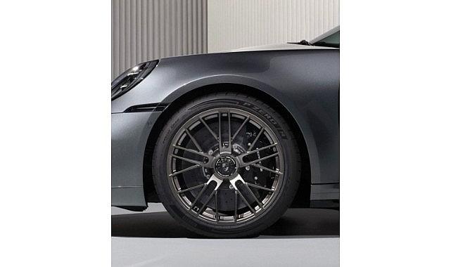 Pirelli P Zero R, Motor Sporları DNA'sını Porsche 911 Turbo S'e Taşıyor