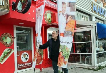 Maltepe Belediyesi, kaldırım işgallerini temizliyor