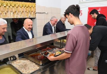 Adıyaman'da İlim Yayma Cemiyeti ev sahipliğinde iftar programı düzenlendi