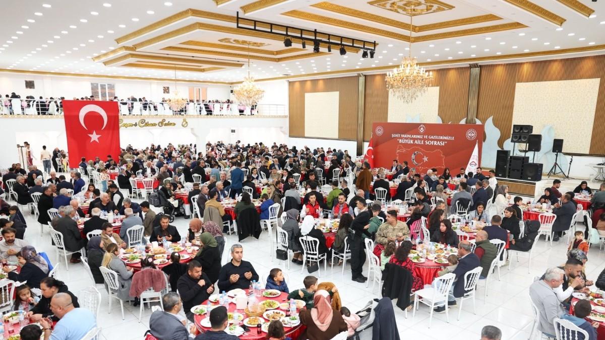 Adıyaman’da ‘Büyük Aile Sofrası’nda şehit aileleri ve gaziler bir araya geldi