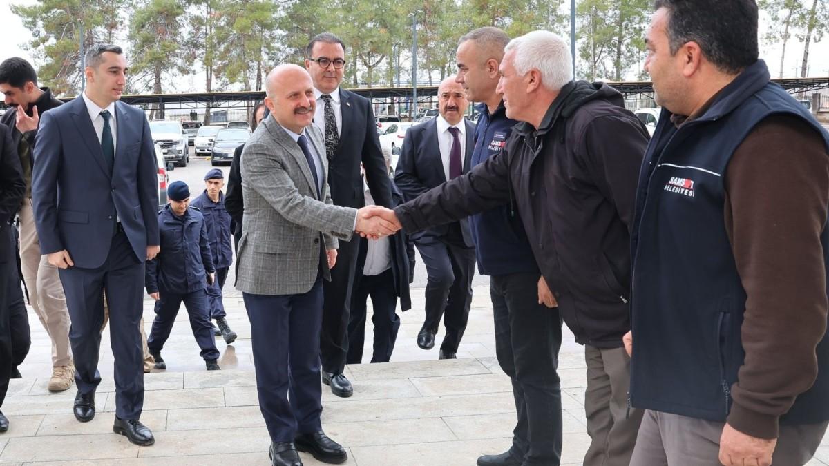 Vali Dr.Osman Varol, Samsat Belediyesini ziyaret etti