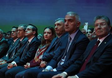 Başkan Vekili Özdemir Resort Turizm Kongresi'ne katıldı