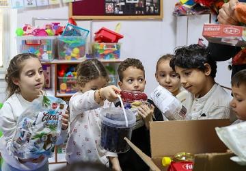 Buca'da minik yüreklerden büyük dayanışma