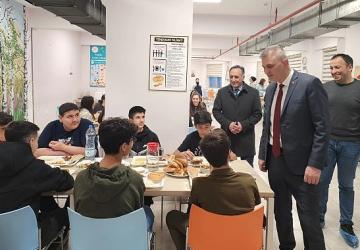 Başkan Sezer Ramazan Bereketini Gölcüklülerle Paylaşıyor