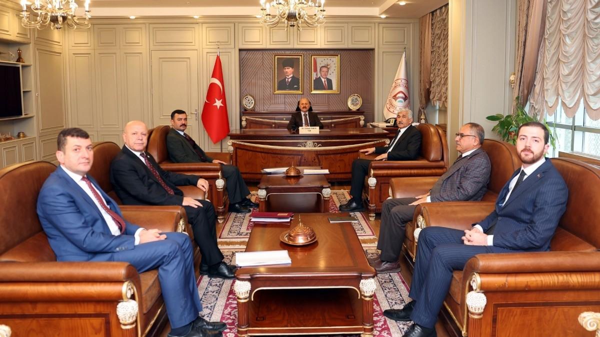 Kahta’dan Vali Dr. Osman Varol’a ziyaret