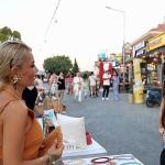 Çeşme'de kadın emeği gece pazarlarında hayat buluyor