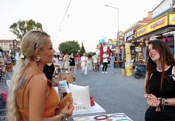 Çeşme'de kadın emeği gece pazarlarında hayat buluyor