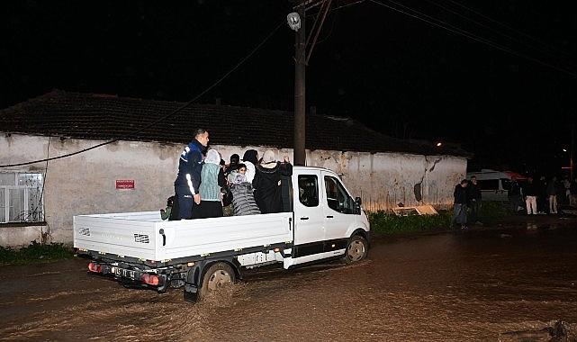 Büyükşehir ve MASKİ Ekipleri Yağmurda Tüm Gücüyle Sahada