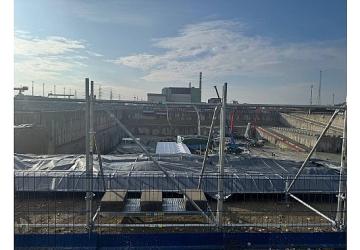 Santralin 5. Güç Ünitesi'nin reaktör binasının temeline beton dökümüne başlandı