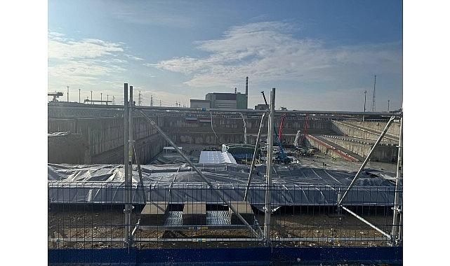 Santralin 5. Güç Ünitesi'nin reaktör binasının temeline beton dökümüne başlandı