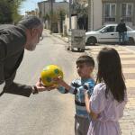 Ak Yol Derneğii 23 Nisan' da çocuklarla bir araya geldi