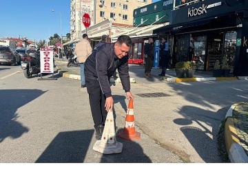 Ayvalık Belediyesi kaldırım işgallerine karşı denetimlerini sürdürüyor