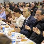 Büyükşehir'in iftar sofrası bu kez Foça'da kuruldu