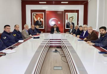 Kahta’da orta ve ağır hasarlı binaların yıkımıyla ilgili toplantı gerçekleştirildi