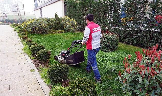 Maltepe Belediyesi'nin parkları bayrama hazırlanıyor