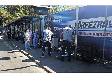 Büyükşehir'le duraklar temiz ve bakımlı