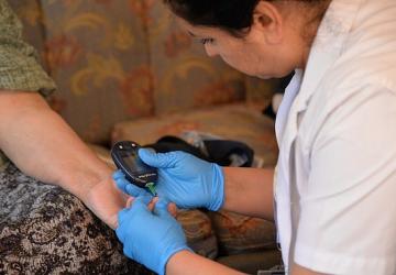 Evde Sağlık Ziyaretleri Sürüyor