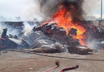 Besni’de tütün üretim tesisinde yangın çıktı - Videolu Haber