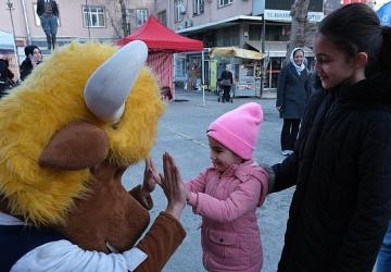 Çocuklar ve Ailelerinden Başkan Çerçioğlu'na Teşekkür