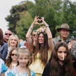 15. Uluslararası Alaçatı Ot Festivali'nin görkemli korteji ve 23 Nisan gururu bir arada