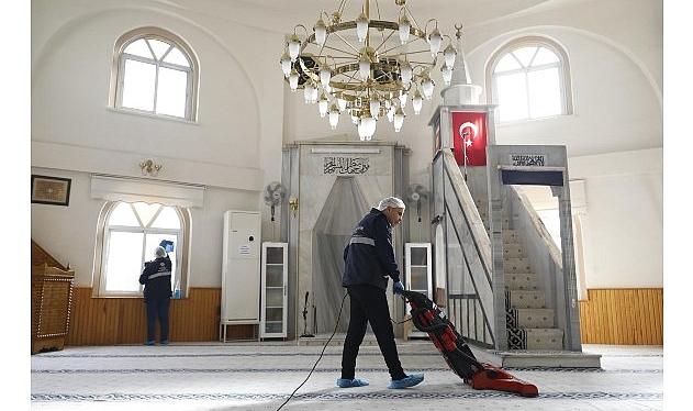 Aydın Büyükşehir Belediyesi Camilerde Temizlik Çalışmalarını Sürdürüyor