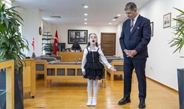 4 yaşından beri İstiklal Marşı'nı ezbere okuyor