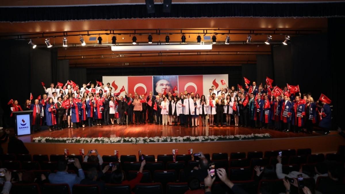 SANKO Üniversitesi yeni akademik yılı beyaz önlük töreniyle açtı
