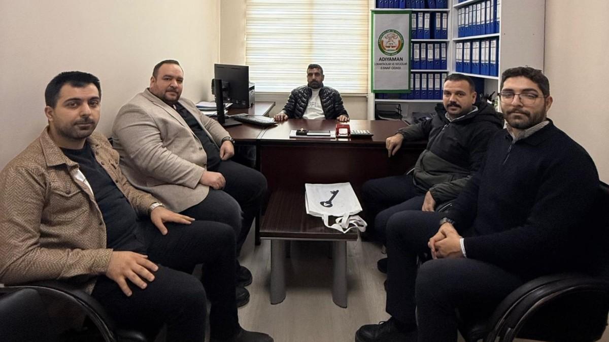 Anahtar Parti’den Lokantacılar ve Tatlıcılar Esnaf Odası başkanı Duymuş’a hayırlı olsun ziyareti