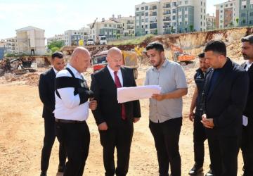 Vali Küçük, İndere’de yapımı süren kütüphane projesini inceledi