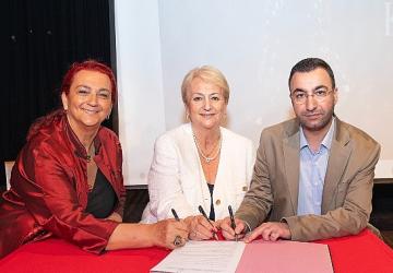 Nar Kızlar Yola Çıktı