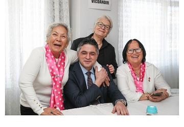 Aliağa Belediye Başkanı Serkan Acar'a Desteklerinden Dolayı Özel Şilt