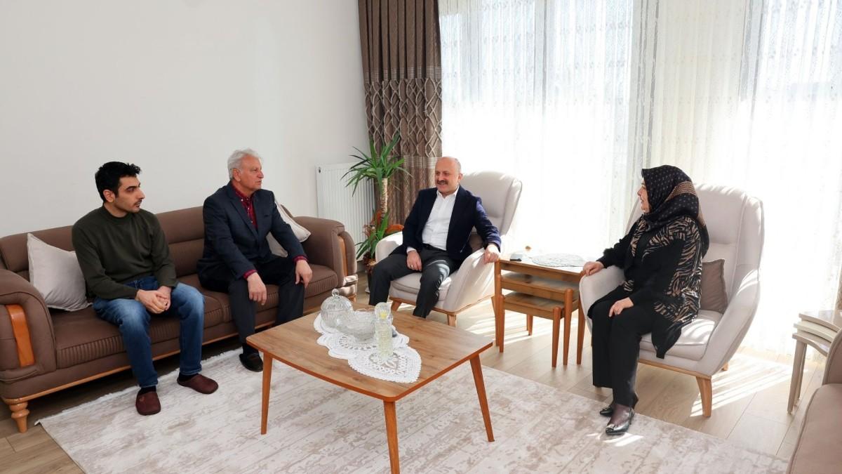 Vali Varol’dan rezerv alanda yeni yuvasına taşınan aileye ziyaret