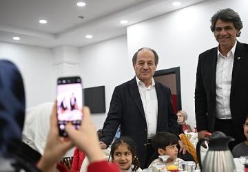 Kartepe'de Dünya Yetimler Günü'nde Kardeşlik Sofrası Kuruldu