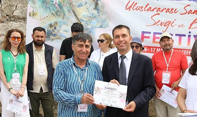 Seferihisar, sanatın evrensel diliyle iki gün boyunca renkli ve anlamlı bir buluşmaya ev sahipliği yaptı.
