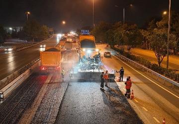 Büyükşehir'den İller Bankası Kavşağı'na sıcak asfalt 