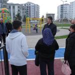 Tutdere, Yunus Emre Mahallesi’ndeki park çalışmalarını yerinde inceledi