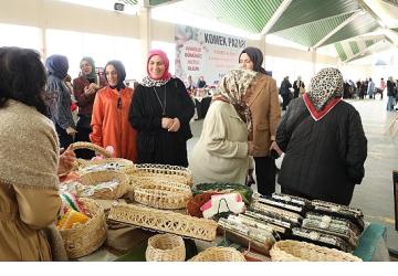 Konyalı Kadınlar, Anneler Günü Dolayısıyla KOMEK Pazarı'nda Buluştu