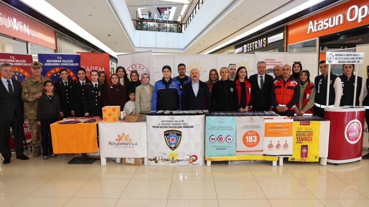 Vali Varol, Park AVM’de ‘8 Mart Dünya Kadınlar Günü’ farkındalık standını ziyaret etti